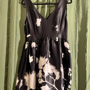 Lost April Black Ivory Abstract Print Sleeveless V-Neck Dress | Size L